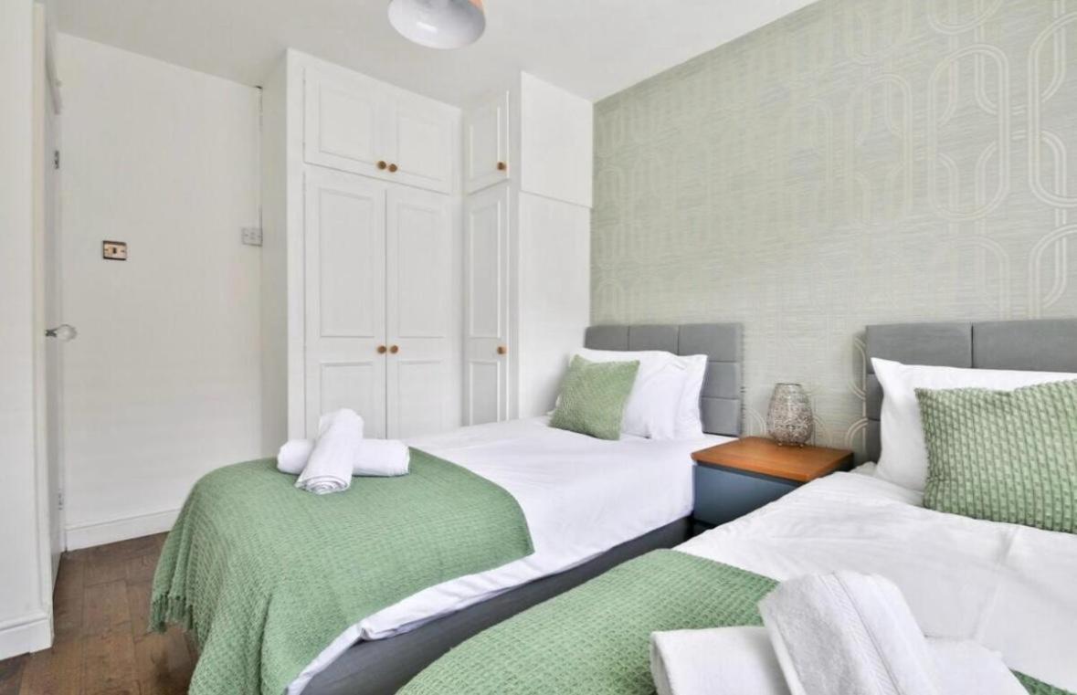 Royal Crescent View Apartment Bath Luaran gambar